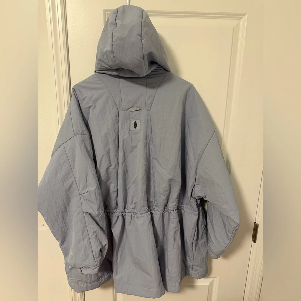 Free People Movement Billie Boxy Lightweight Insulated Jacket Size M/L NWOT - Picture 4 of 12